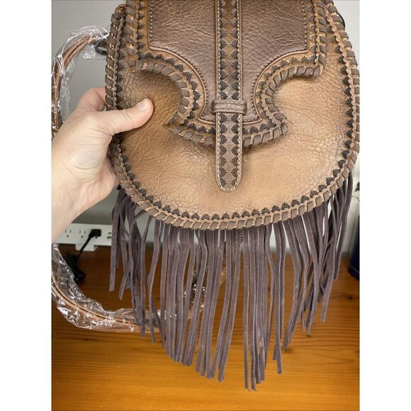 Justin Boot Barn Women's Whipstitch Fringe Saddle Bag Brown w/ Justin Earrings - Picture 3 of 10